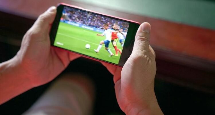Cara Nonton Live Bola Malam Ini 2026 di HP dengan Mudah